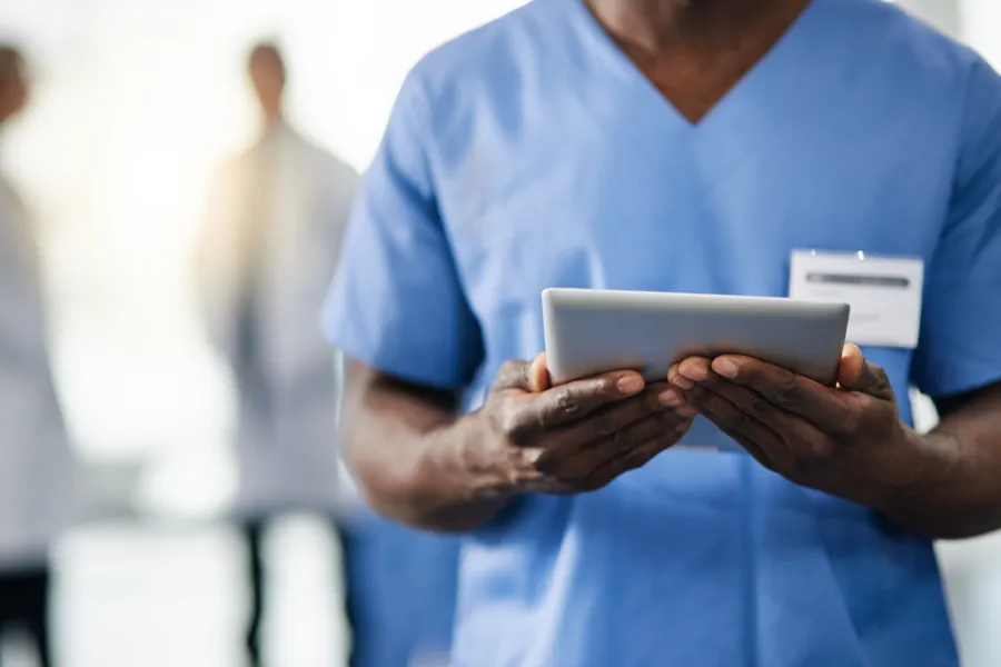 Doktor med ipad
