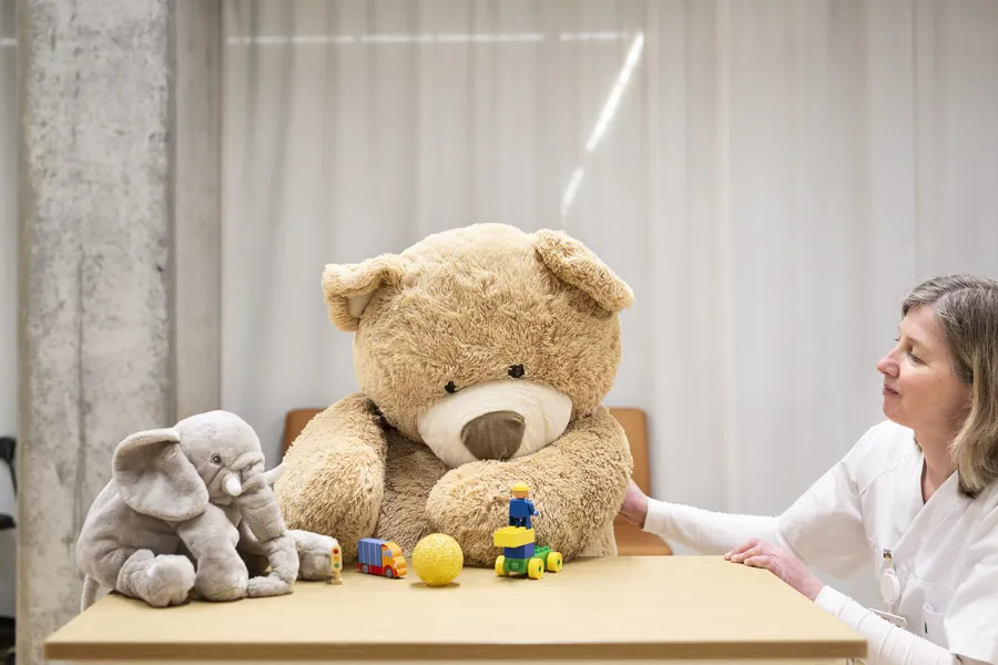 helsepersonell og bamse