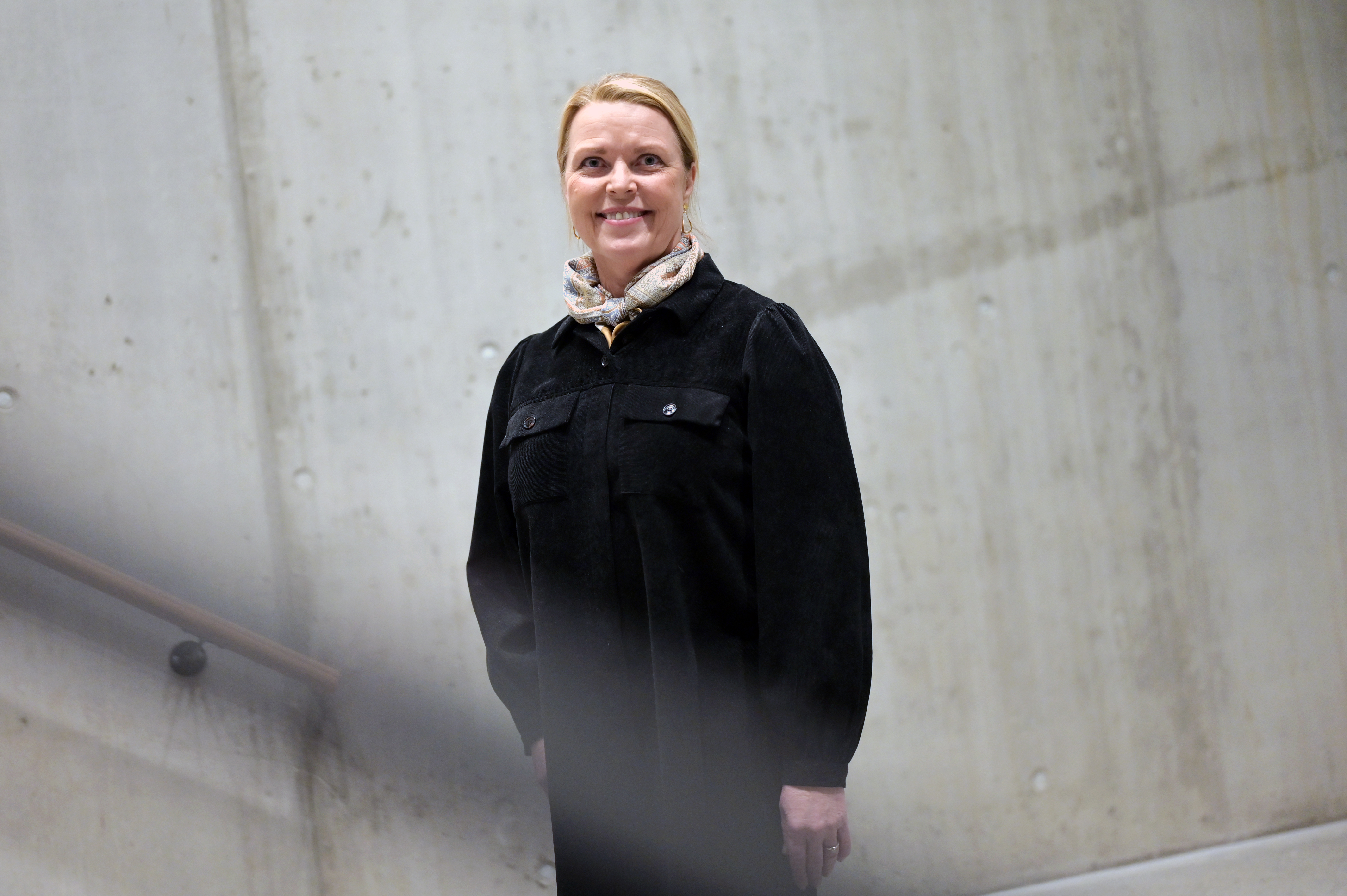 stående bilde av kvinne